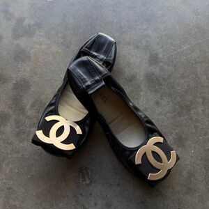 Chanel Women’s Black Leather Ballet Flats - Black